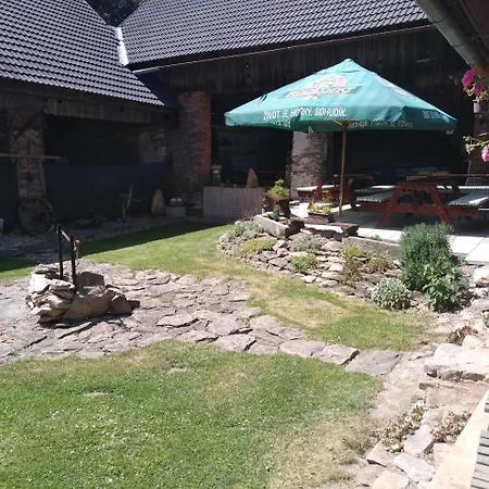 招待所 U Dvojice 诺夫梅斯托纳马瑞夫